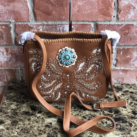 Montana West Concho Collection Crossbody - Picture 2 of 6